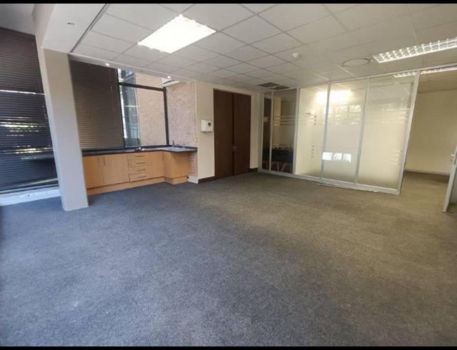 BUSINESS PROPERTY TO RENT IN CONSTANTIA KLOOF